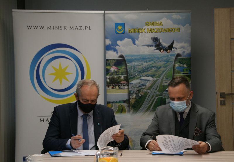 Uroczyste podpisanie porozumienia Wójta Gminy Mińsk Mazowiecki Antoni Janusz Piechoski z Burmistrzem Miasta Mińsk...
