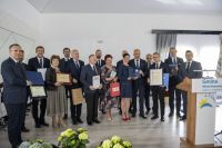 Wręczenie wyróżnień przez przedstawicieli samorządów gminnych powiatu mińskiego