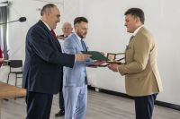 Uhonorowanie Sławomira Barankiewicza dyplomem i medalem pamiątkowym Pro Masovia