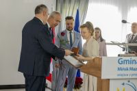 Uhonorowanie Małgorzaty Przyborowskiej dyplomem i medalem pamiątkowym Pro Masovia