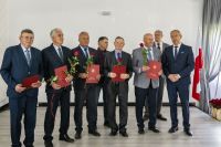 Wręczenie podziękowań za wieloletnią pracę i zaangażowanie na rzecz gminy Mińsk Mazowiecki