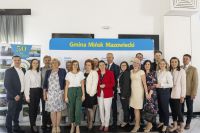 Wspólne zdjęcie Wójta i pracowników Urzędu Gminy w Mińsku Mazowieckim